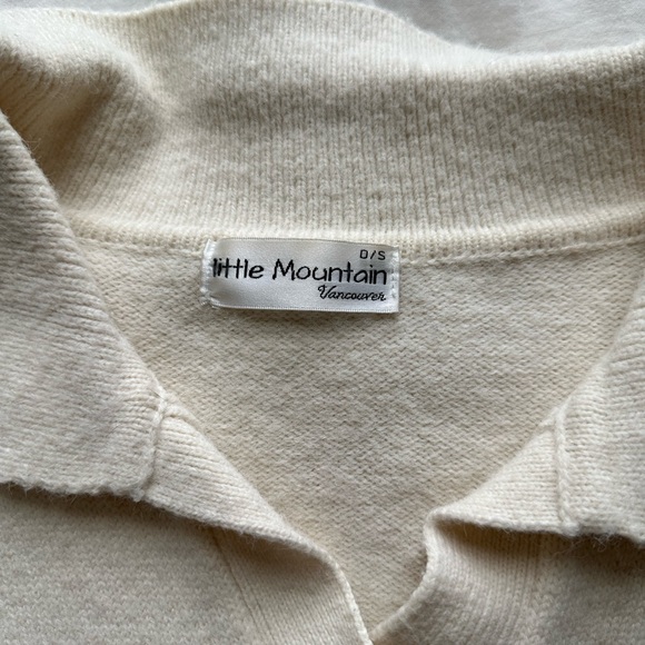 Little Mountain Crop Sweater - Picture 2 of 2